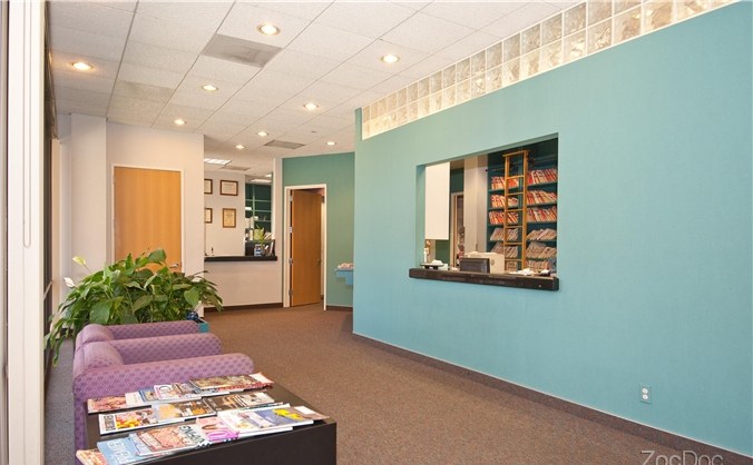 Comfortable waiting room at Dr. Levine's San Diego orthopedic office.